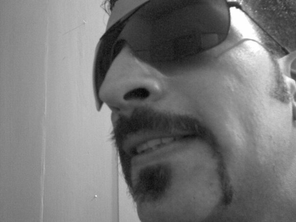 Foto del músico Adrian Hidalgo